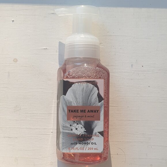 Bath & Body Works Take Me Away Papaya & Mint Gentle Foaming Hand Soap 8.75 FL Oz - Picture 1 of 4